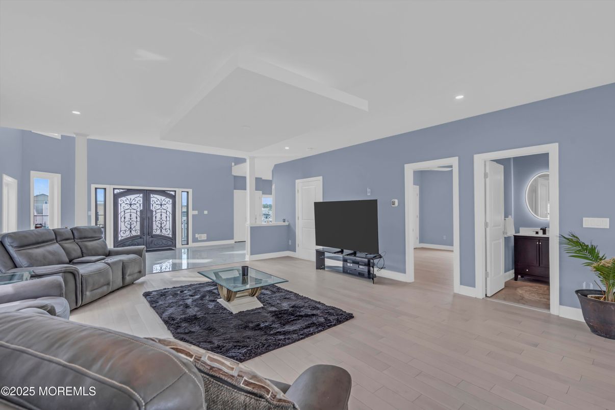 Interior, Living room, Recessed Lighting, Wood Texture Flooring