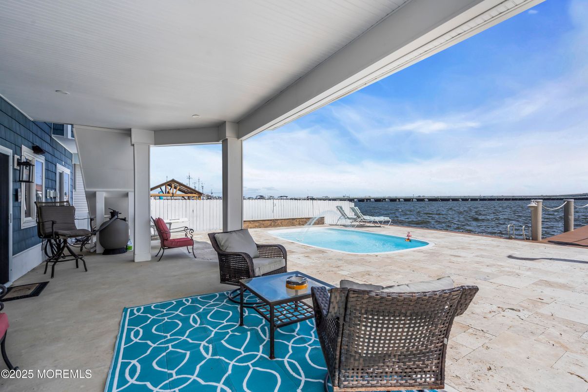 Exterior, Pool, Water