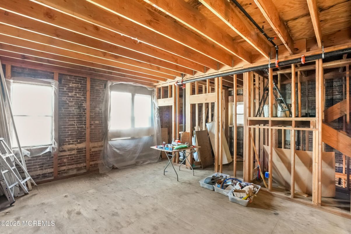 Empty room, Interior, Stone Walls, Wooden Beams, Wooden Ceilings