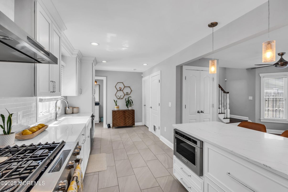 Interior, Kitchen, Marble, Pendant Lights, Recessed Lighting