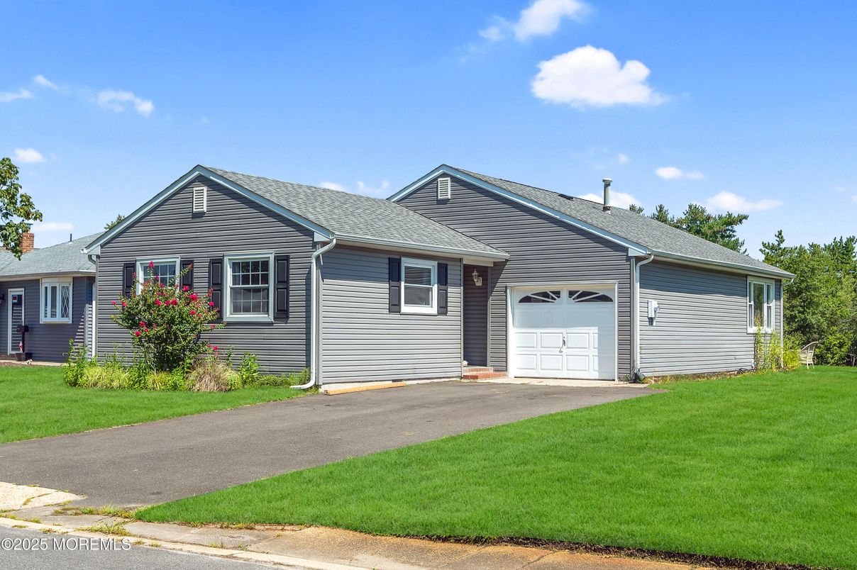 Attached, Backyard, Exterior, Facade, Ranch