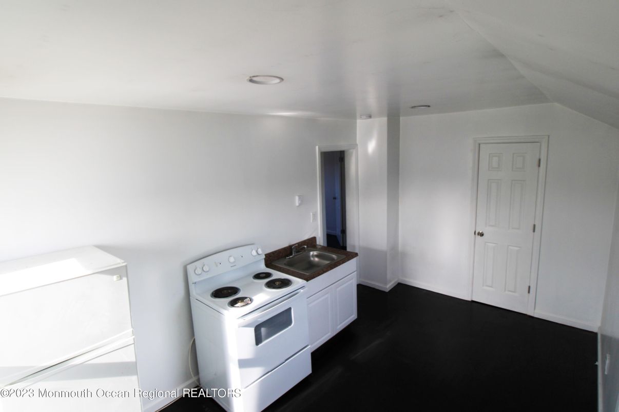 Interior, Kitchen, Recessed Lighting, Washer