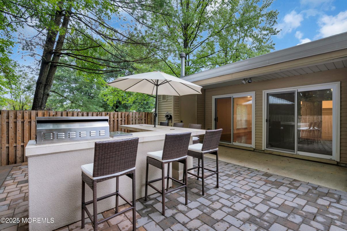 Exterior, Outdoor Kitchen