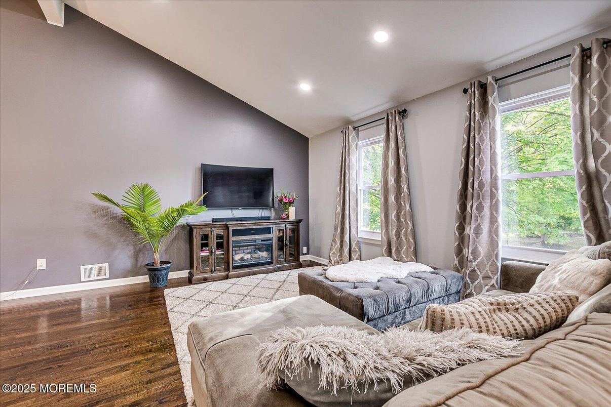 Interior, Living room, Recessed Lighting, Wood Texture Flooring