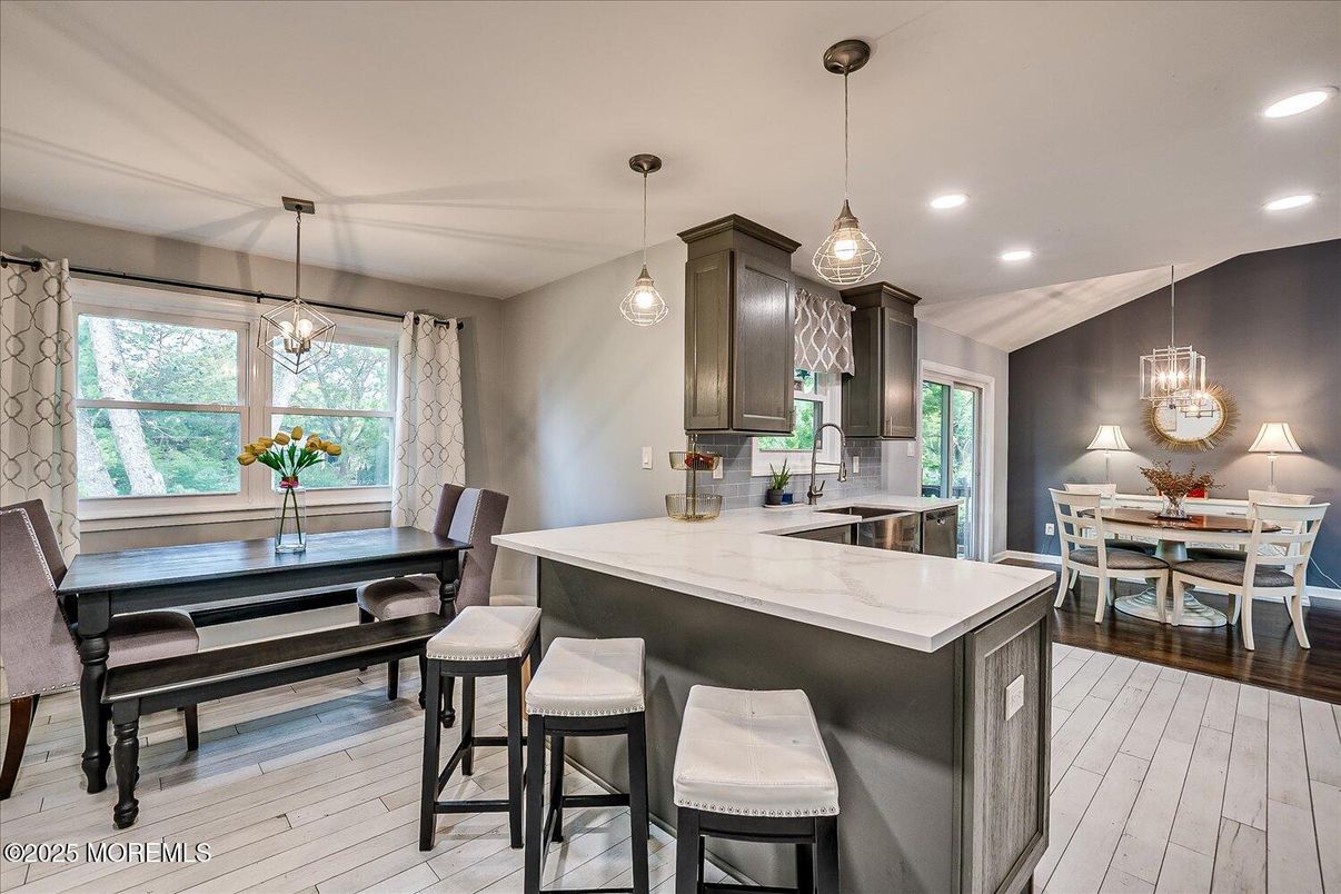 Dining room, Interior, Kitchen, Pendant Lights, Recessed Lighting, Wood Texture Flooring