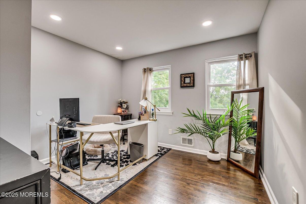 Home Office, Interior, Recessed Lighting, Wood Texture Flooring