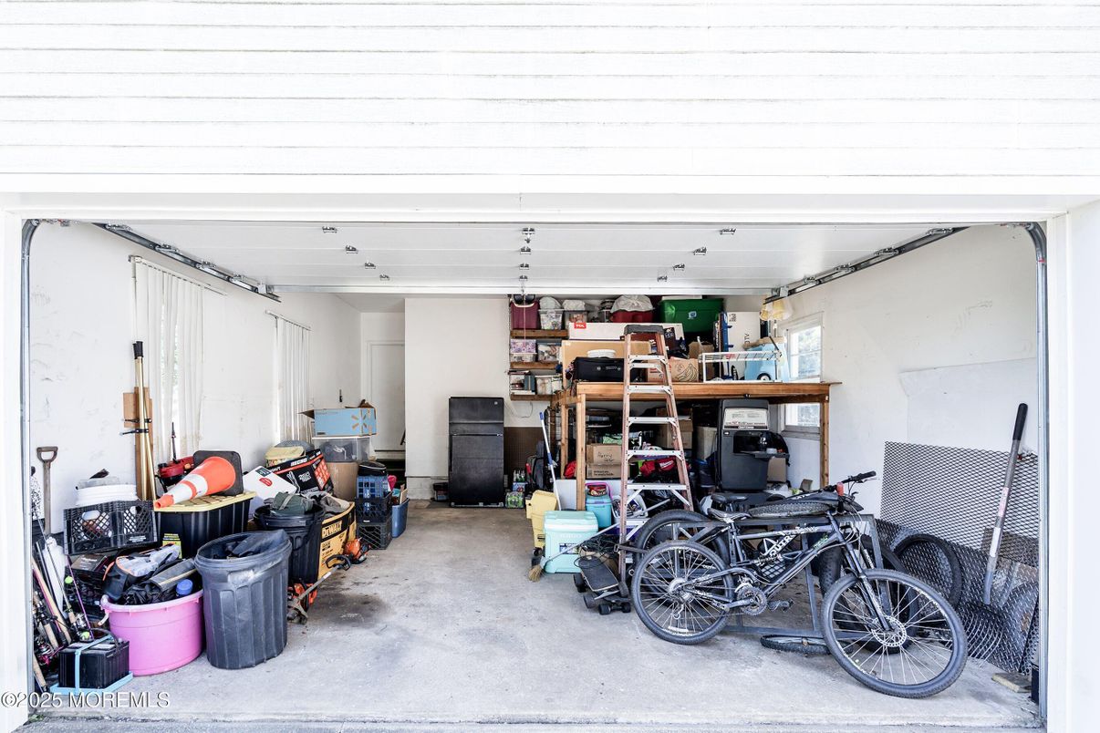 Garage, Interior