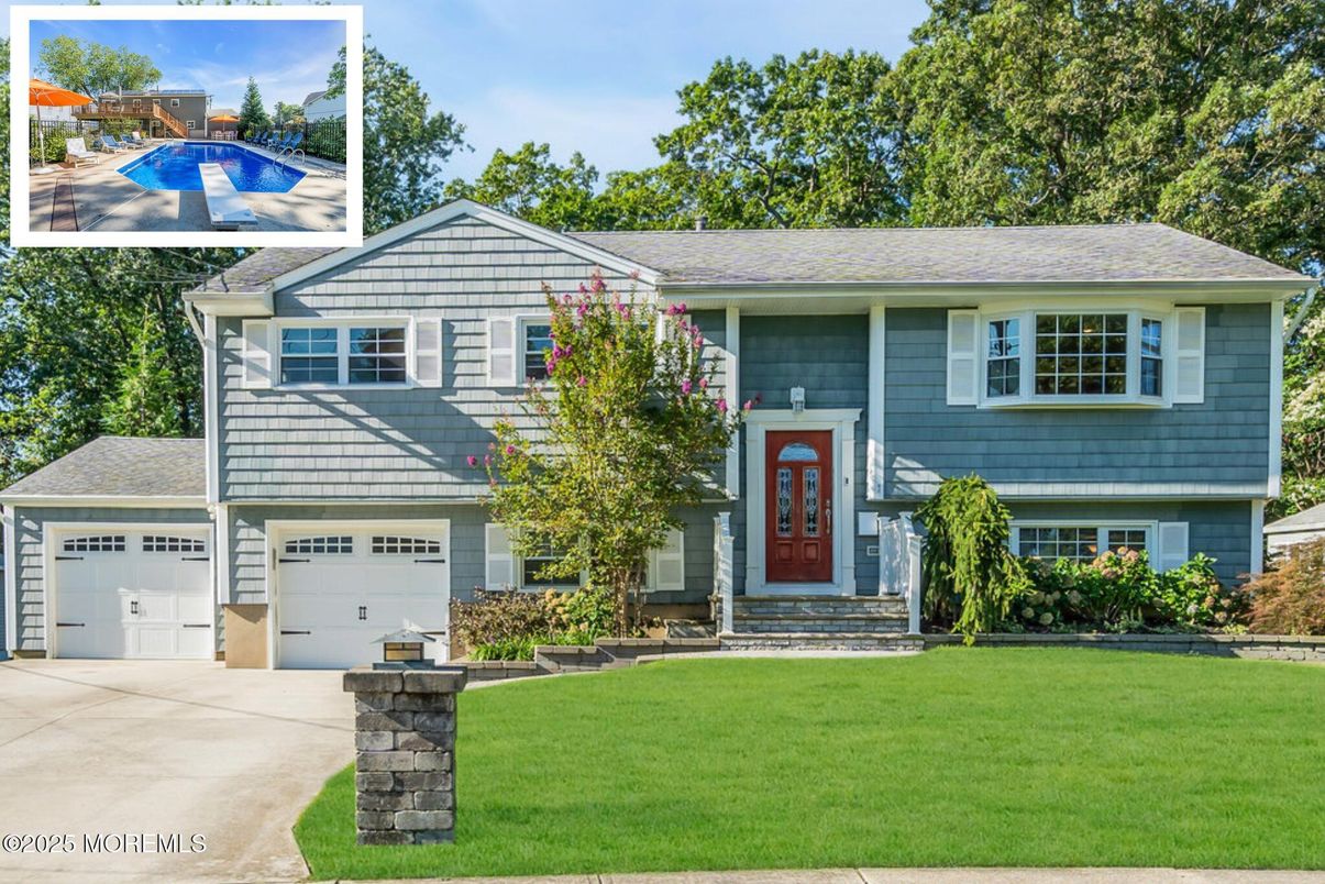 Attached, Exterior, Facade, Raised Ranch