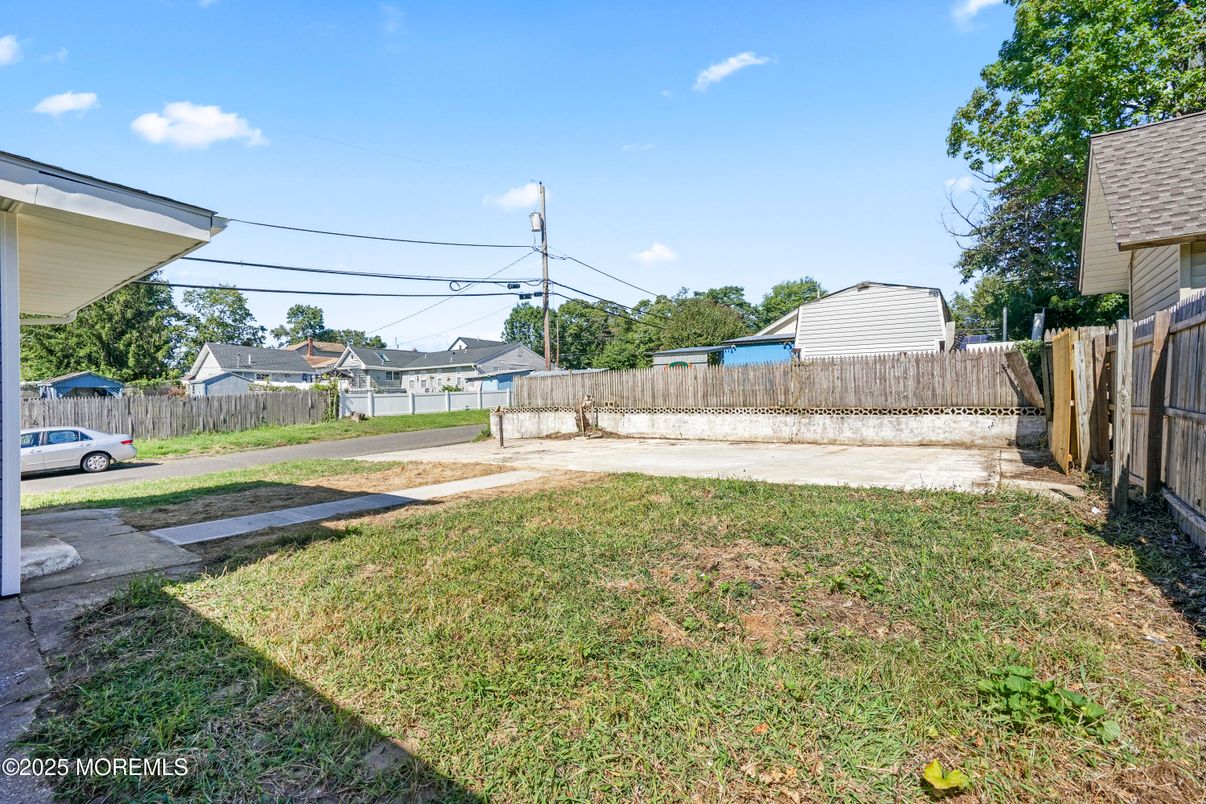 Backyard, Exterior