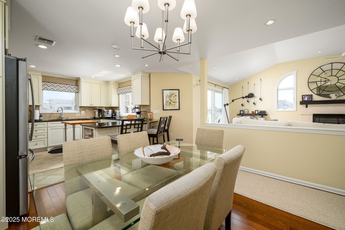Chandelier, Dining room, Interior, Kitchen, Recessed Lighting, Wood Texture Flooring