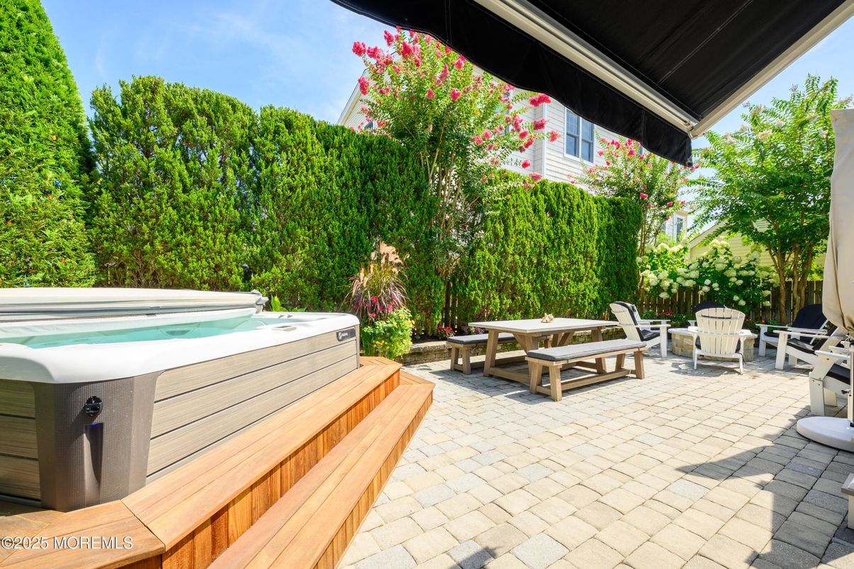 Exterior, Hot Tub