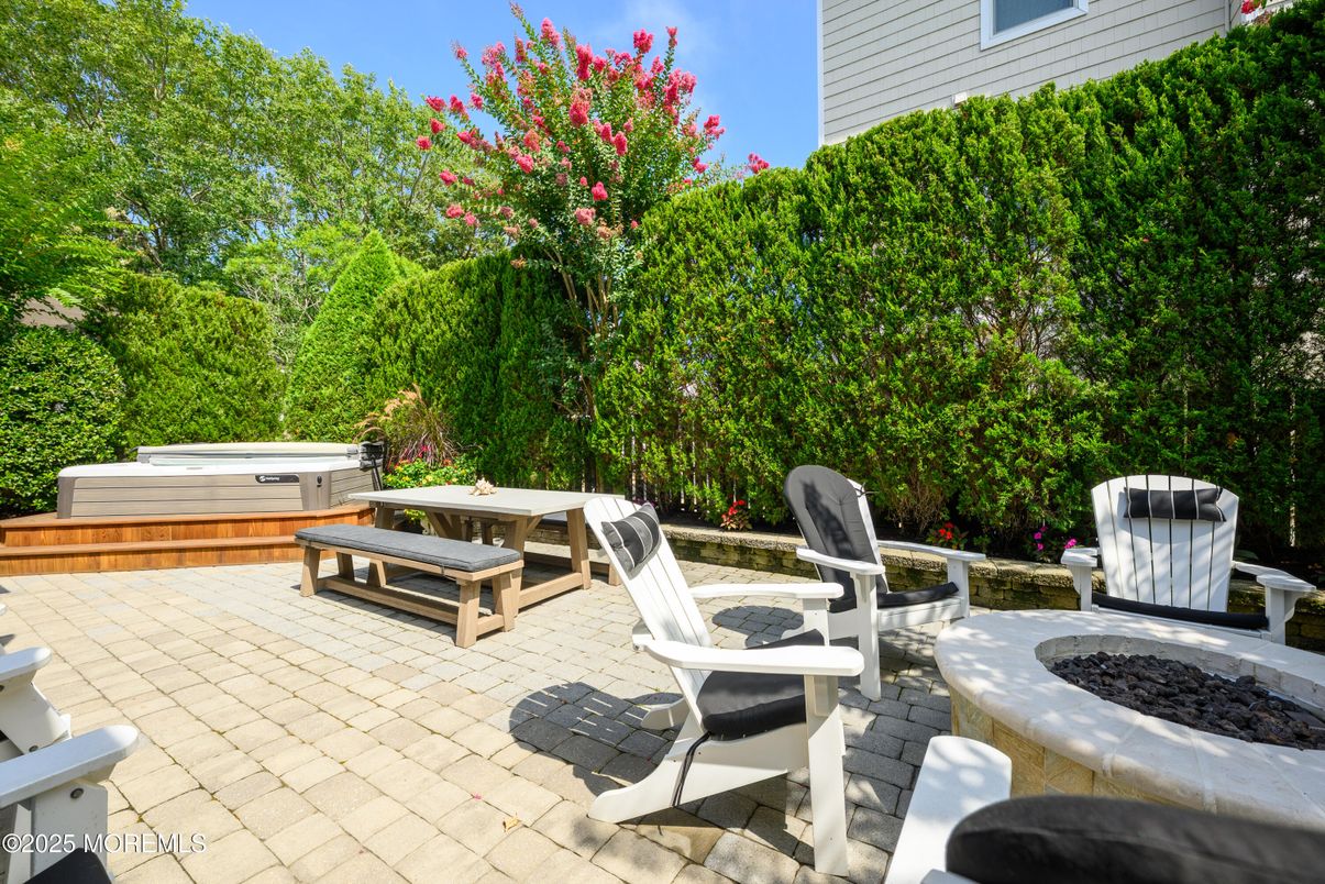 Exterior, Hot Tub