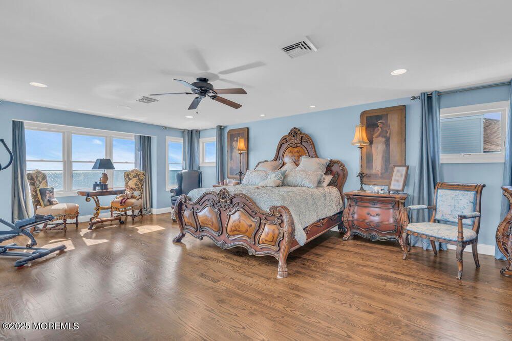 Bedroom, Interior, Recessed Lighting, Water, Wood Texture Flooring