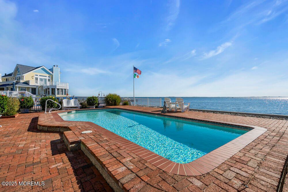 Exterior, Pool, Water