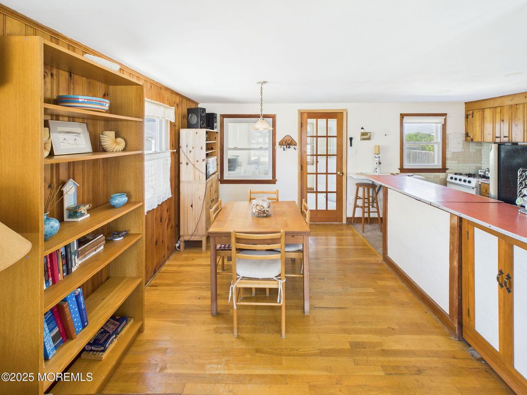 Dining room, Interior, Kitchen, Pendant Lights, Wood Texture Flooring