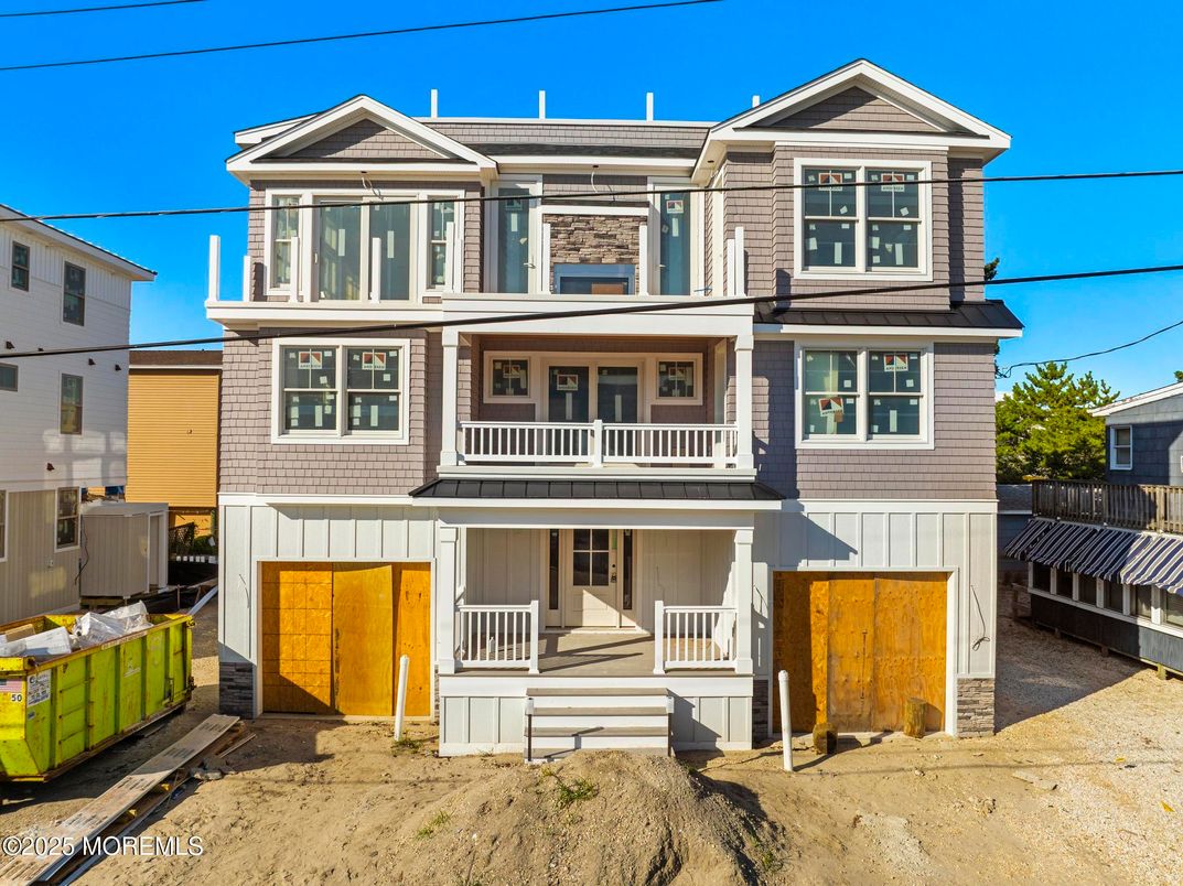 Exterior, Facade, Queen Anne Victorian