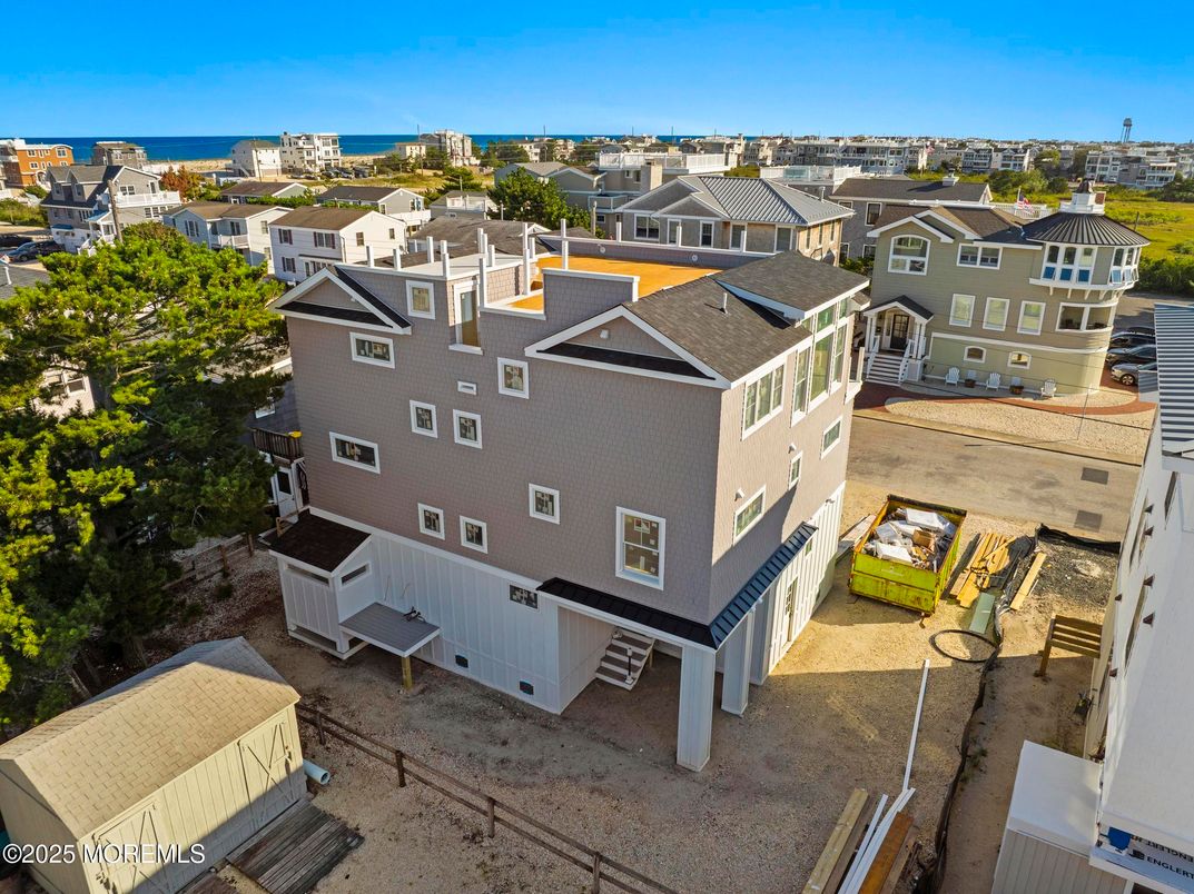 Exterior, Drone
