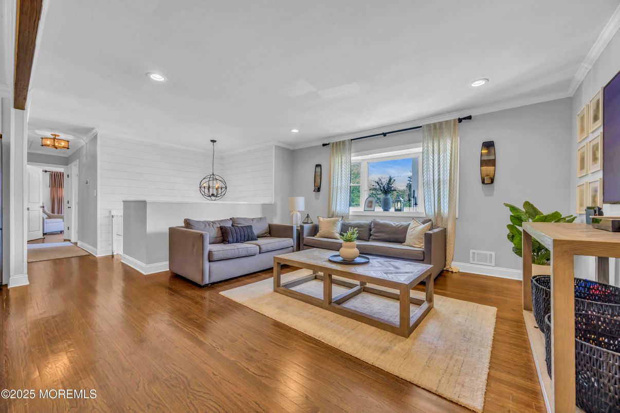 Interior, Living room, Pendant Lights, Recessed Lighting, Wood Texture Flooring
