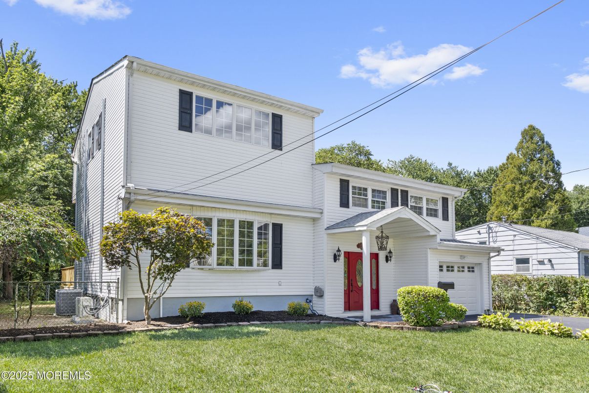 Attached, Exterior, Facade, Raised Ranch
