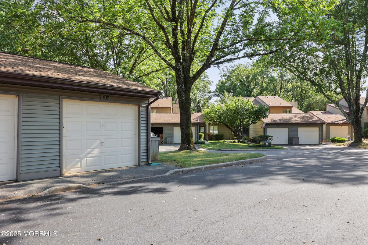 Detached Garage, Exterior