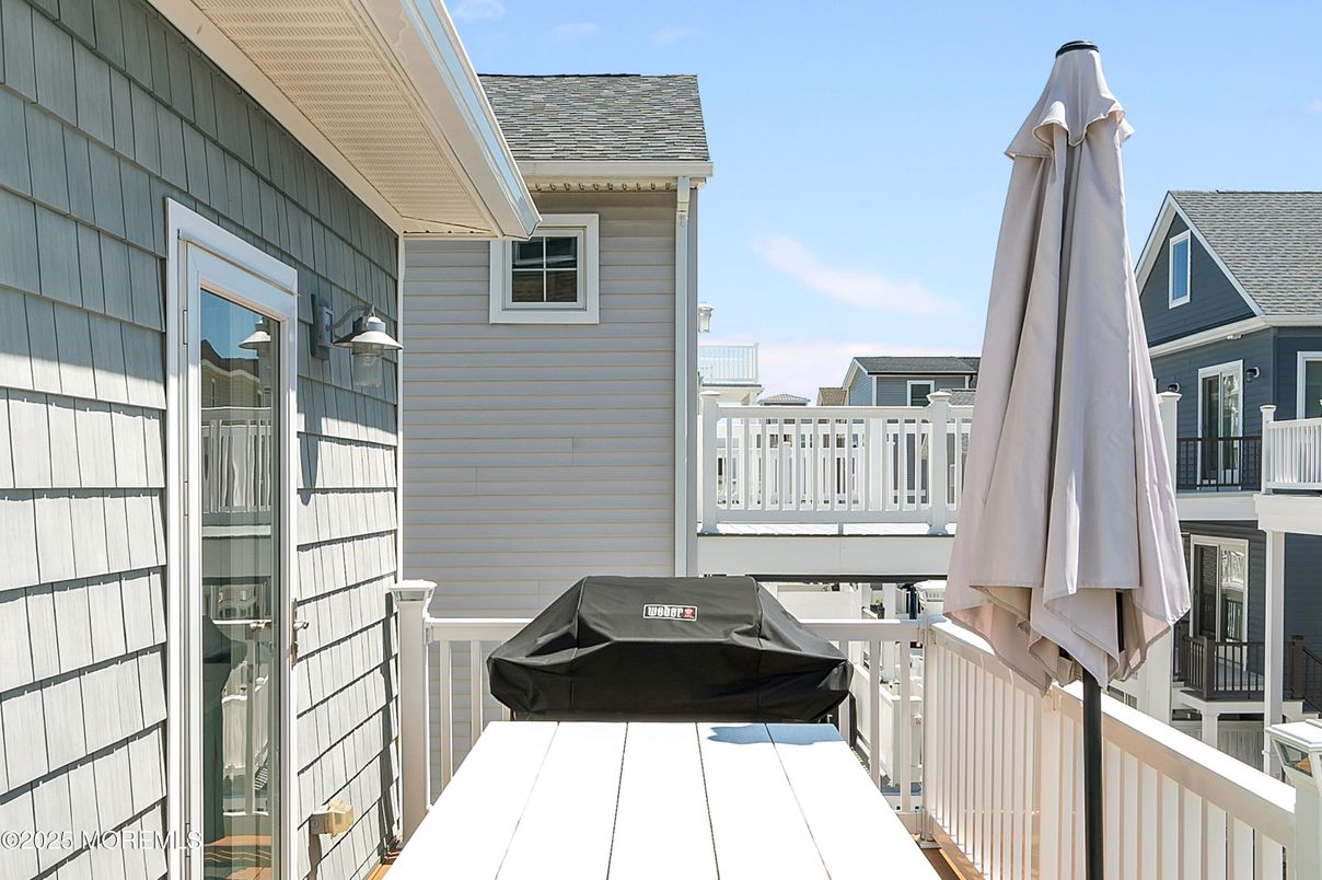 Exterior, Hot Tub