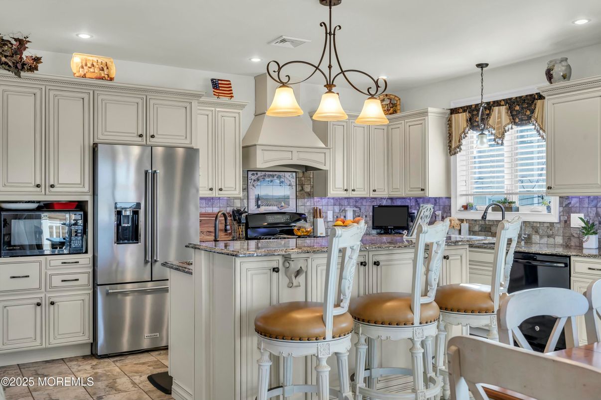 Interior, Kitchen, Pendant Lights, Recessed Lighting, Stainless Steel Appliances