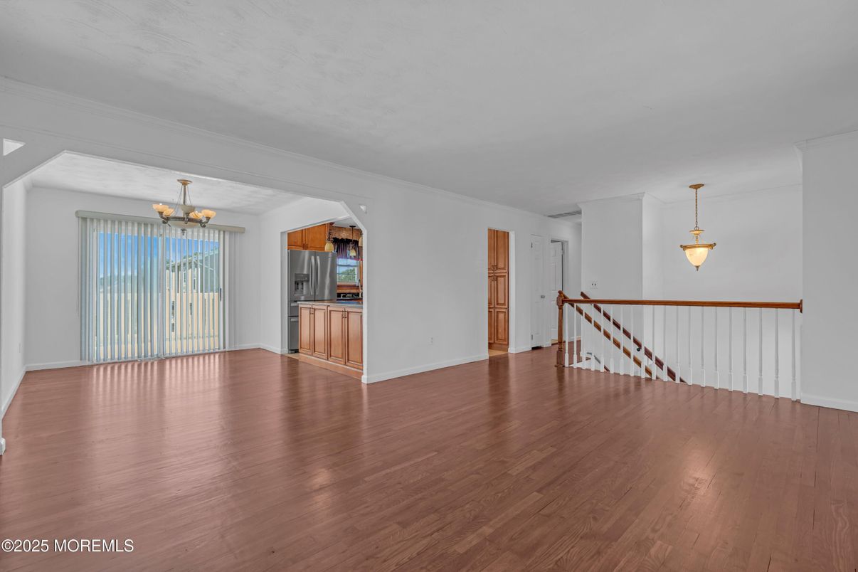 Empty room, Interior, Pendant Lights, Wood Texture Flooring