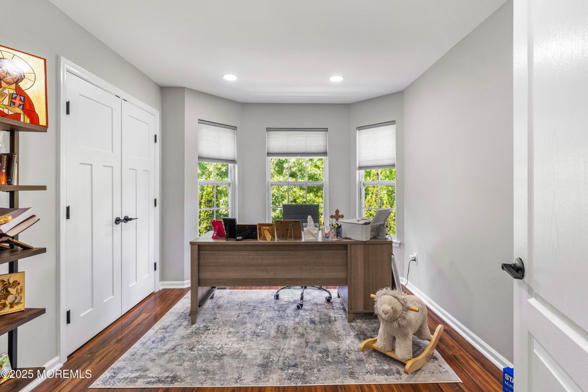 Home Office, Interior, Recessed Lighting, Wood Texture Flooring