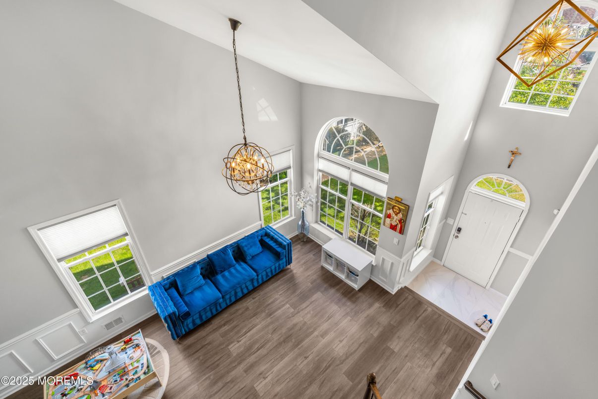 Chandelier, Interior, Wood Texture Flooring