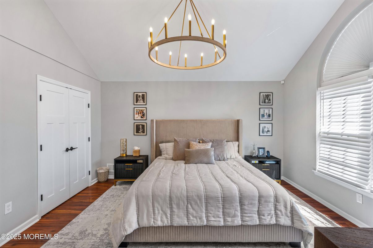 Bedroom, Interior, Pendant Lights, Wood Texture Flooring