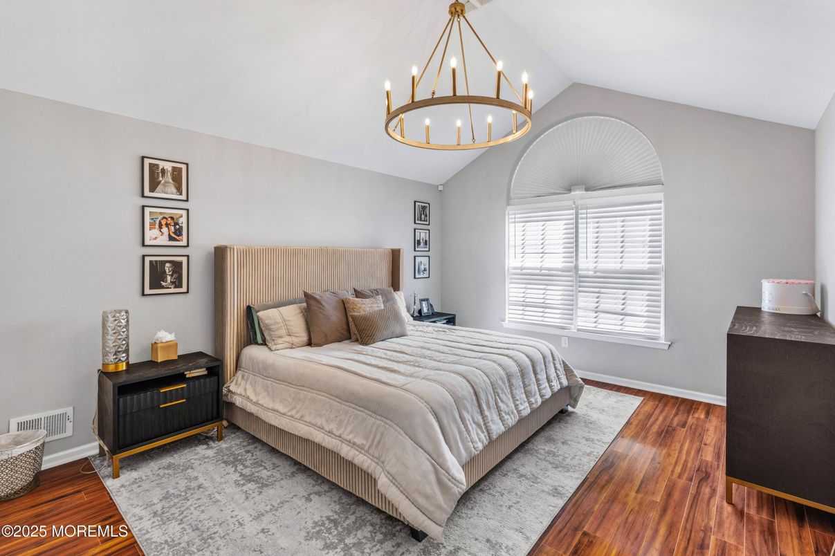 Bedroom, Interior, Pendant Lights, Wood Texture Flooring