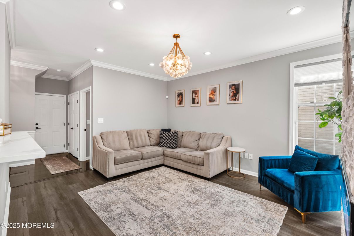 Chandelier, Interior, Living room, Pendant Lights, Recessed Lighting, Wood Texture Flooring