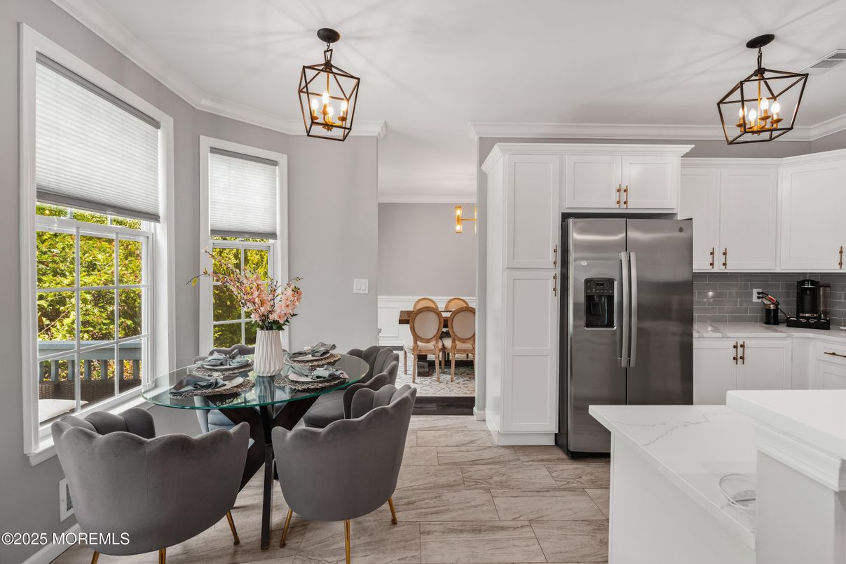 Dining room, Interior, Kitchen, Pendant Lights, Stainless Steel Appliances