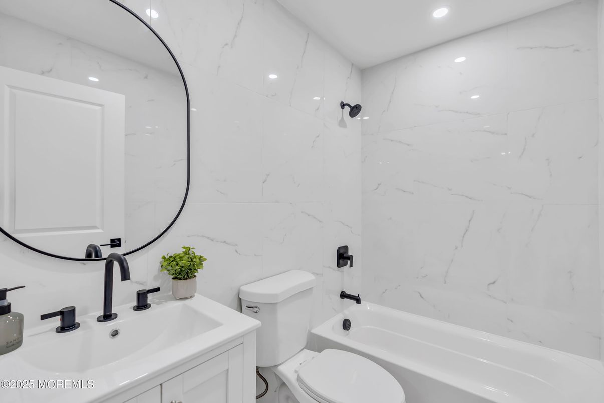 Bathroom, Interior, Marble Walls, Recessed Lighting