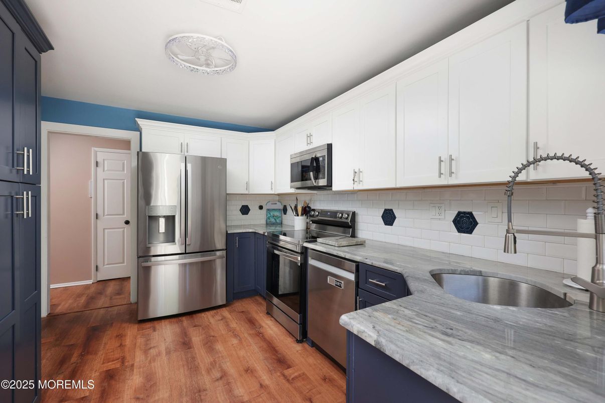 Interior, Kitchen, Stainless Steel Appliances, Wood Texture Flooring