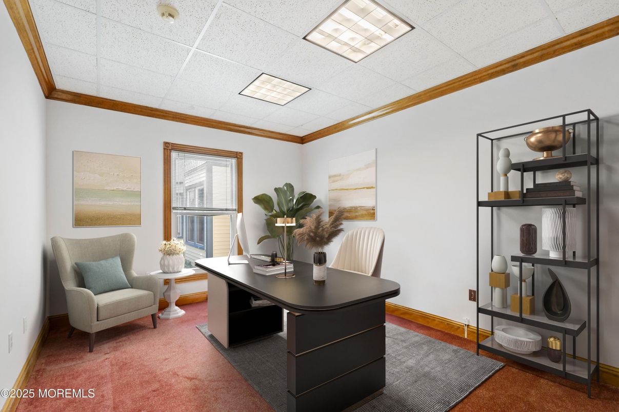 Home Office, Interior