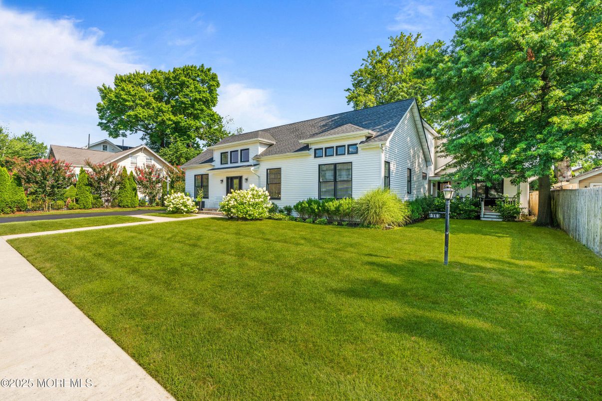 Backyard, Exterior, Facade, Cape Cod