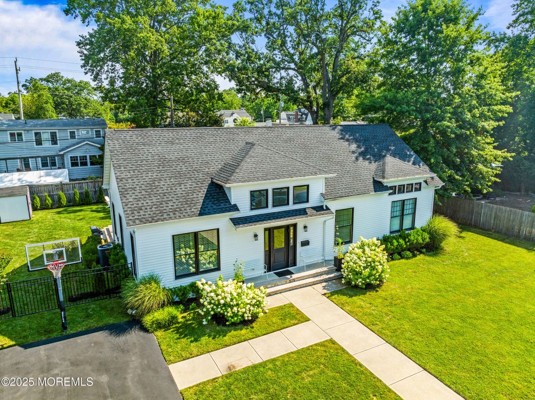 Backyard, Exterior, Facade, Cape Cod