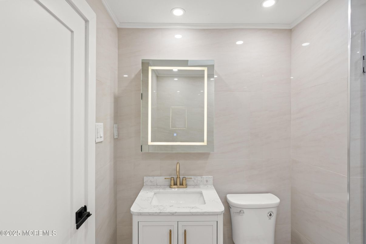 Bathroom, Interior, Recessed Lighting
