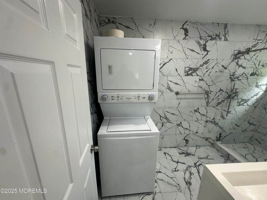 Interior, Marble, Marble Walls, Utility Closets, Washer
