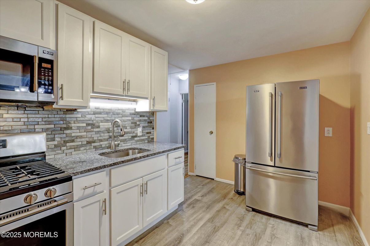 Interior, Kitchen, Stainless Steel Appliances, Wood Texture Flooring
