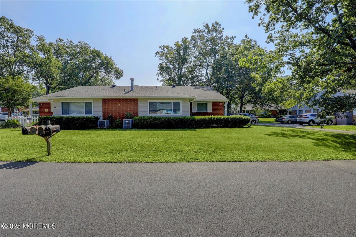 Attached, Backyard, Exterior, Facade, Brick Facade, Ranch