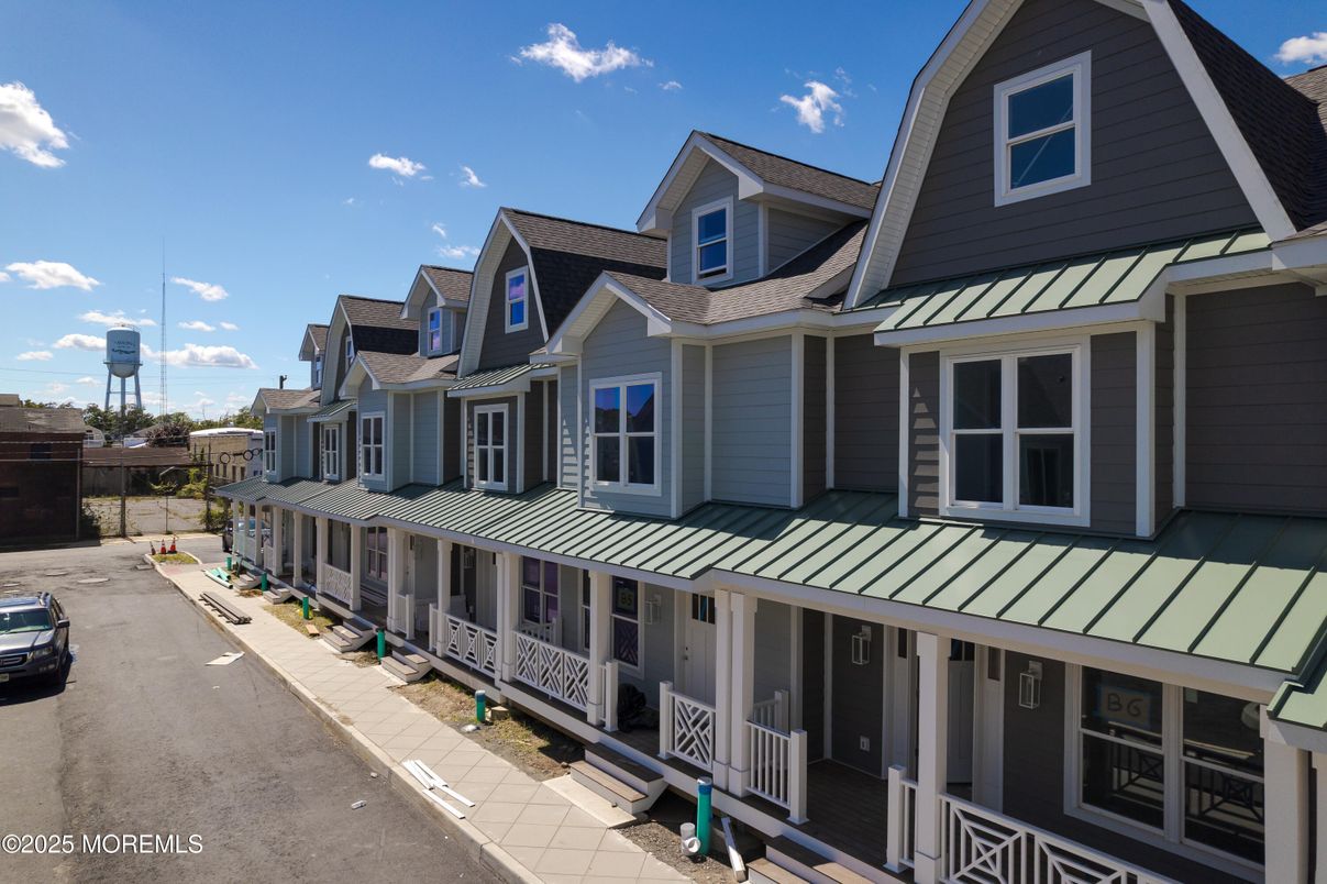 Exterior, Facade, Queen Anne Victorian
