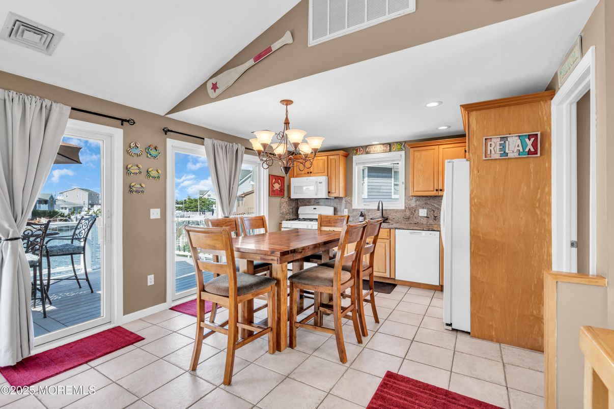 Chandelier, Dining room, Interior, Kitchen, Recessed Lighting