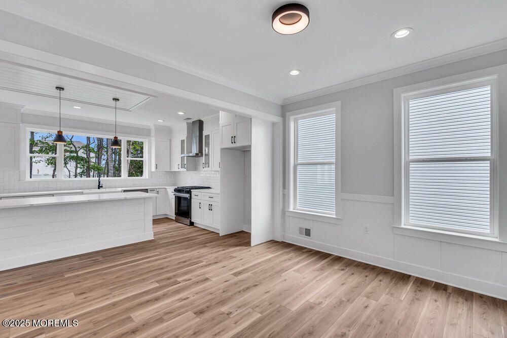 Interior, Kitchen, Pendant Lights, Recessed Lighting, Wood Texture Flooring