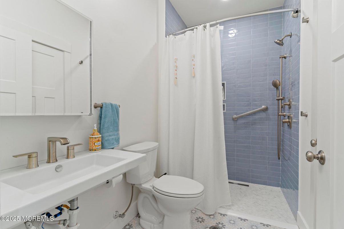 Bathroom, Interior, Recessed Lighting