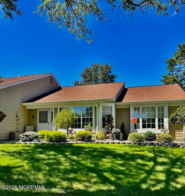 Backyard, Exterior, Facade, Ranch