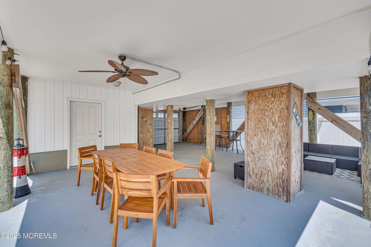 Dining room, Interior