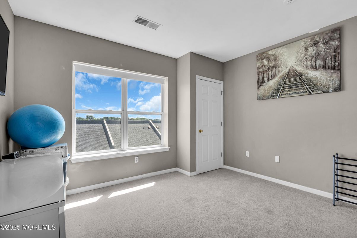 Empty room, Interior, Water