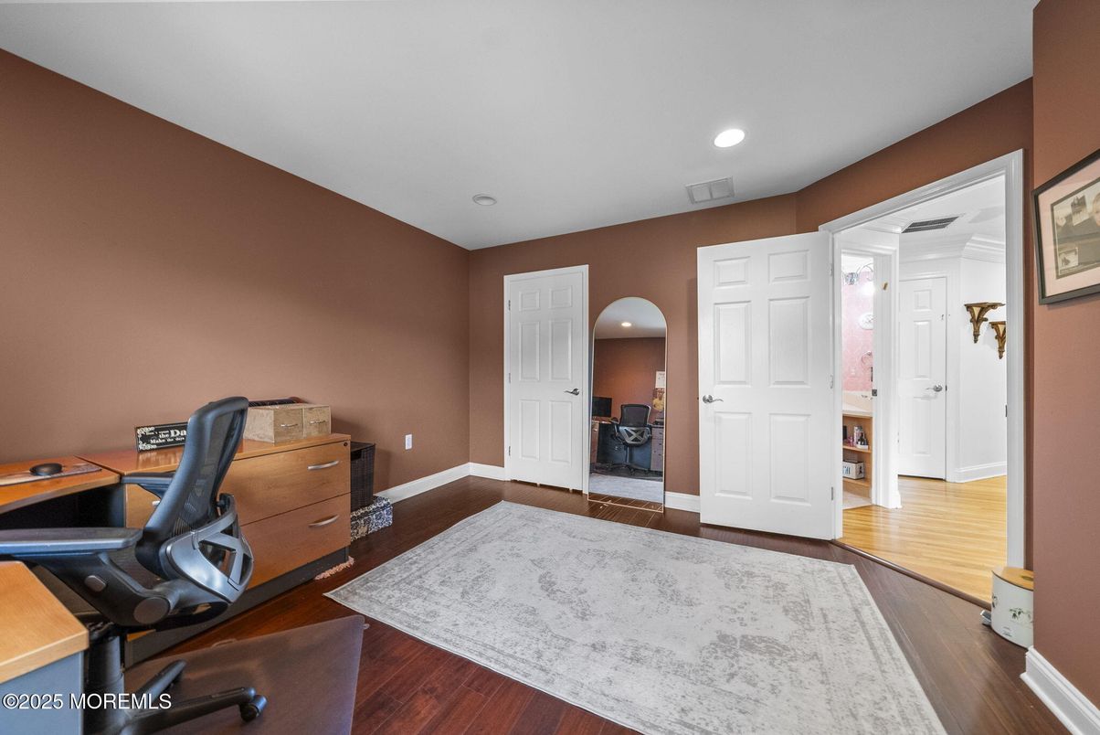 Home Office, Interior, Recessed Lighting, Wood Texture Flooring